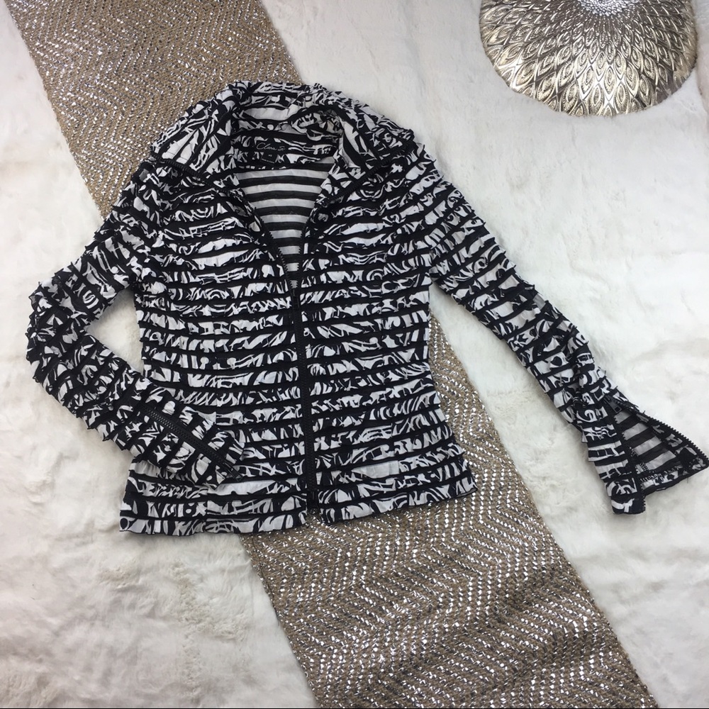 Clara S. Perfect white black ruffled  jacket XS