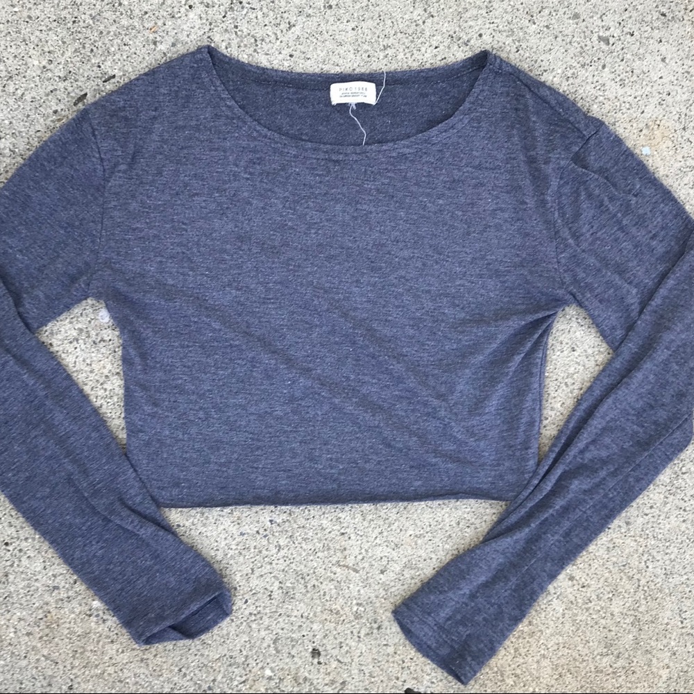 Cropped gray long sleeve