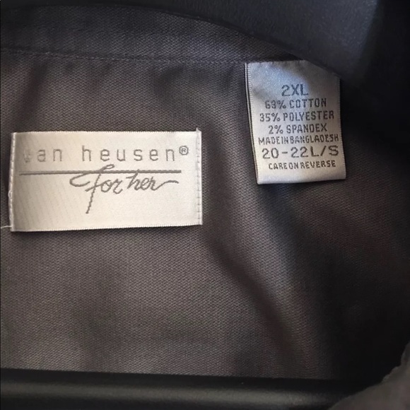 NEW Van Heusen Oxford Shirt Blouse Wrinkle-Free - Picture 4 of 4