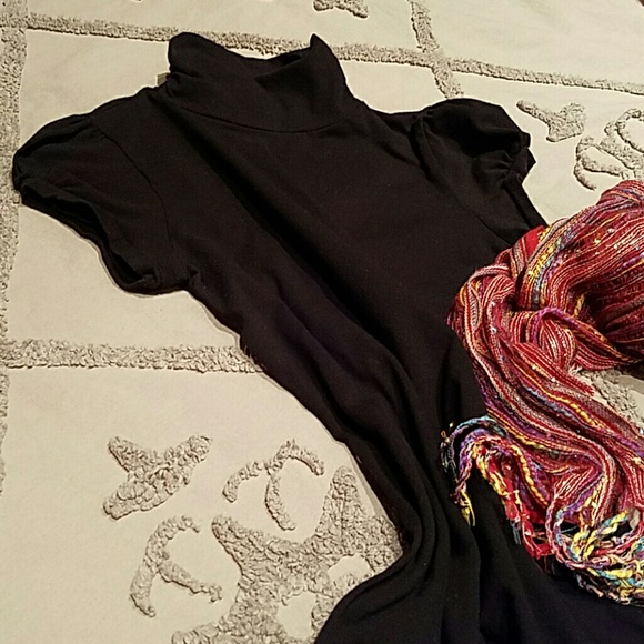 Detailed Turtleneck - Picture 2 of 7