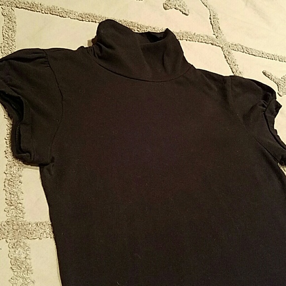 Detailed Turtleneck - Picture 4 of 7