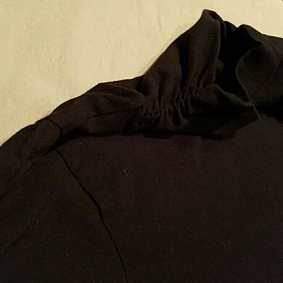 Detailed Turtleneck - Picture 5 of 7