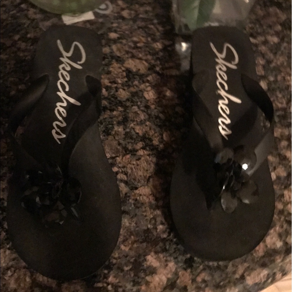 Skechers wedge flip flops