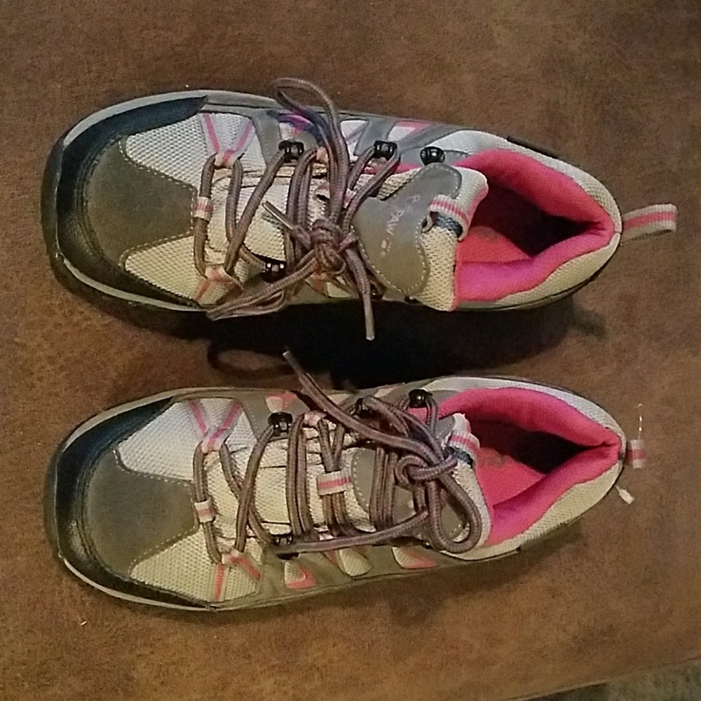 Hiking shoes bearpaw