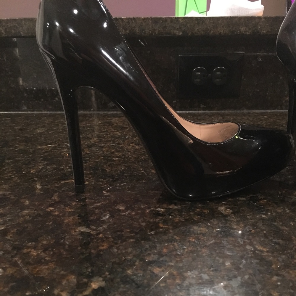 Zara, size 8. Black patent leather.