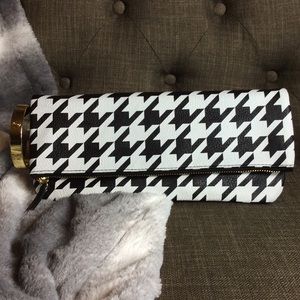 💕Houndstooth 'Mud Pie' Clutch!