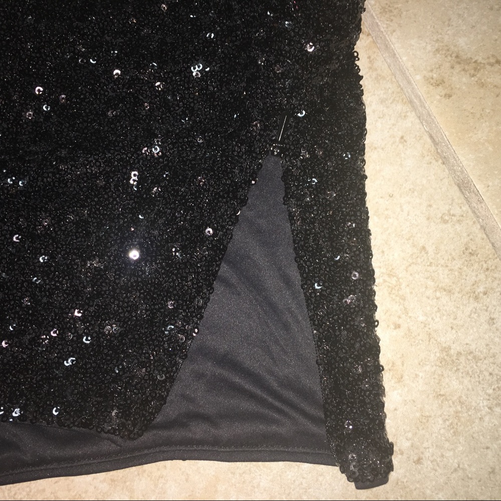 Express Sequined Crop Top - Picture 3 of 4