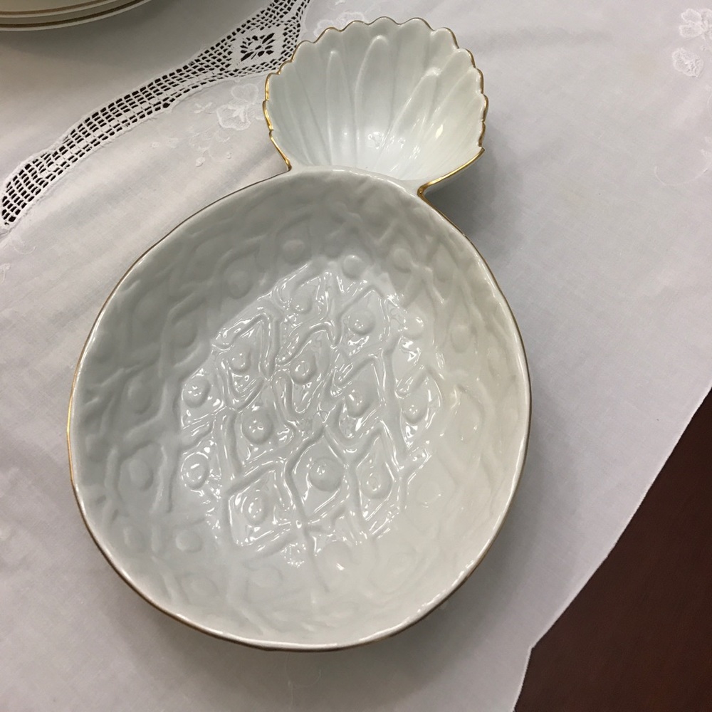 Lilly Pulitzer for target pineapple bowl gold trim