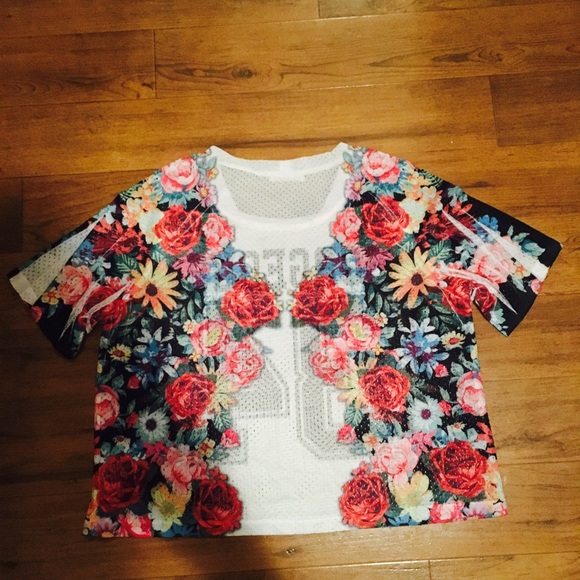 🔐Level 1 jersey crop top🔐 - Picture 3 of 5