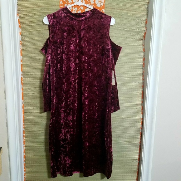 NWT Burgandy Crushed Velvet cold shoulder dress - Picture 5 of 6