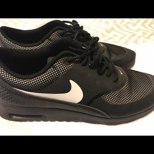 Nike -used size 8