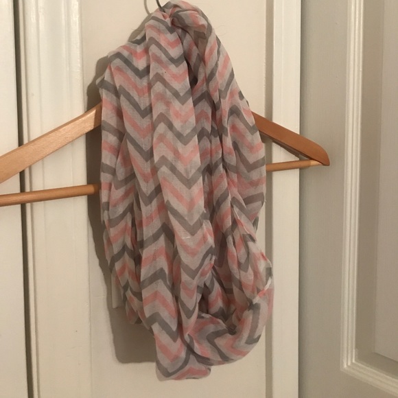 Chevron Infinity Scarf - Picture 1 of 2