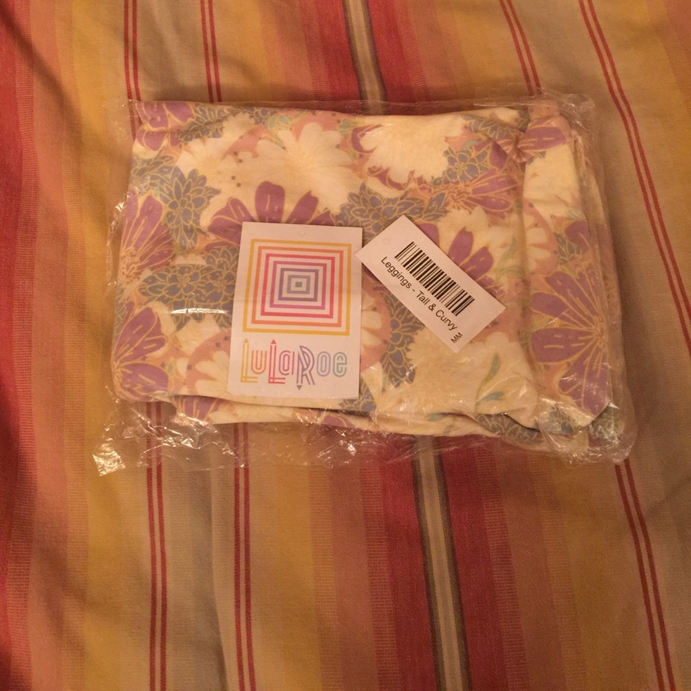 LuLaRoe TC Leggings (size 12-22).  NWT!