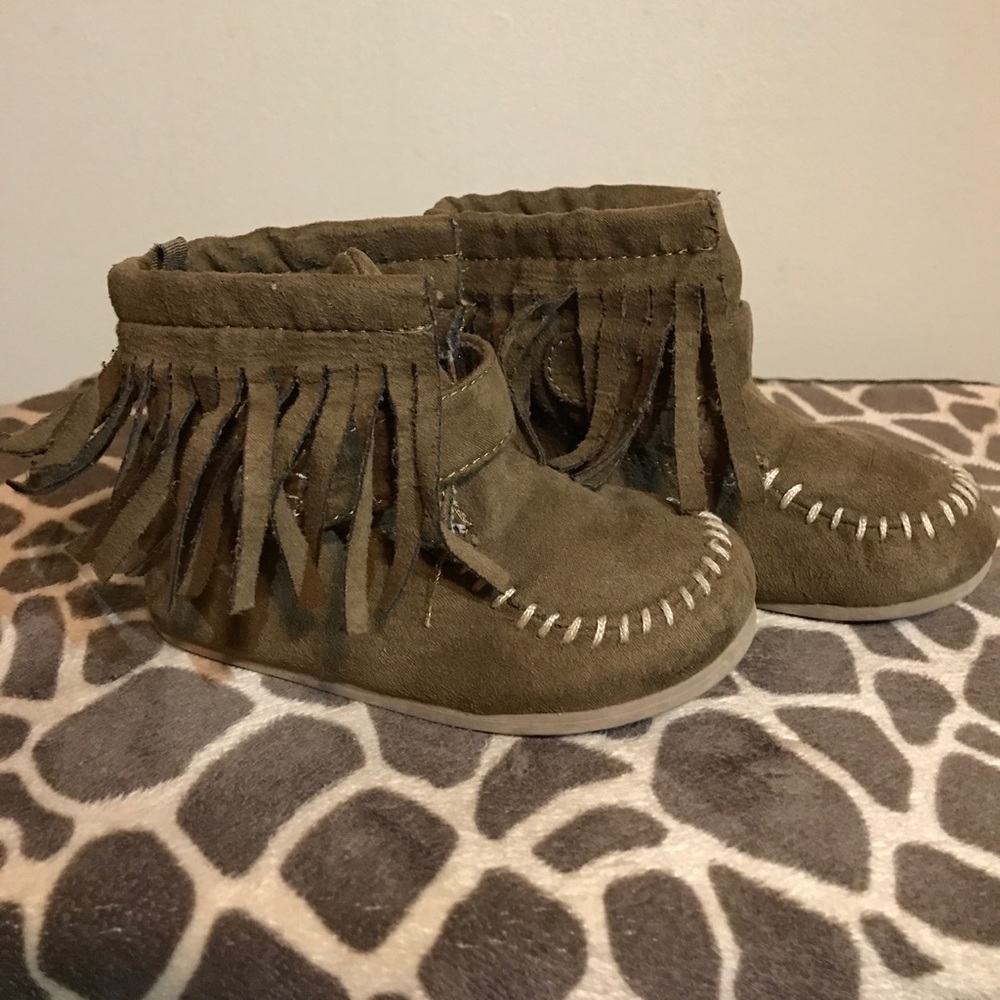 Toddler boots size 6