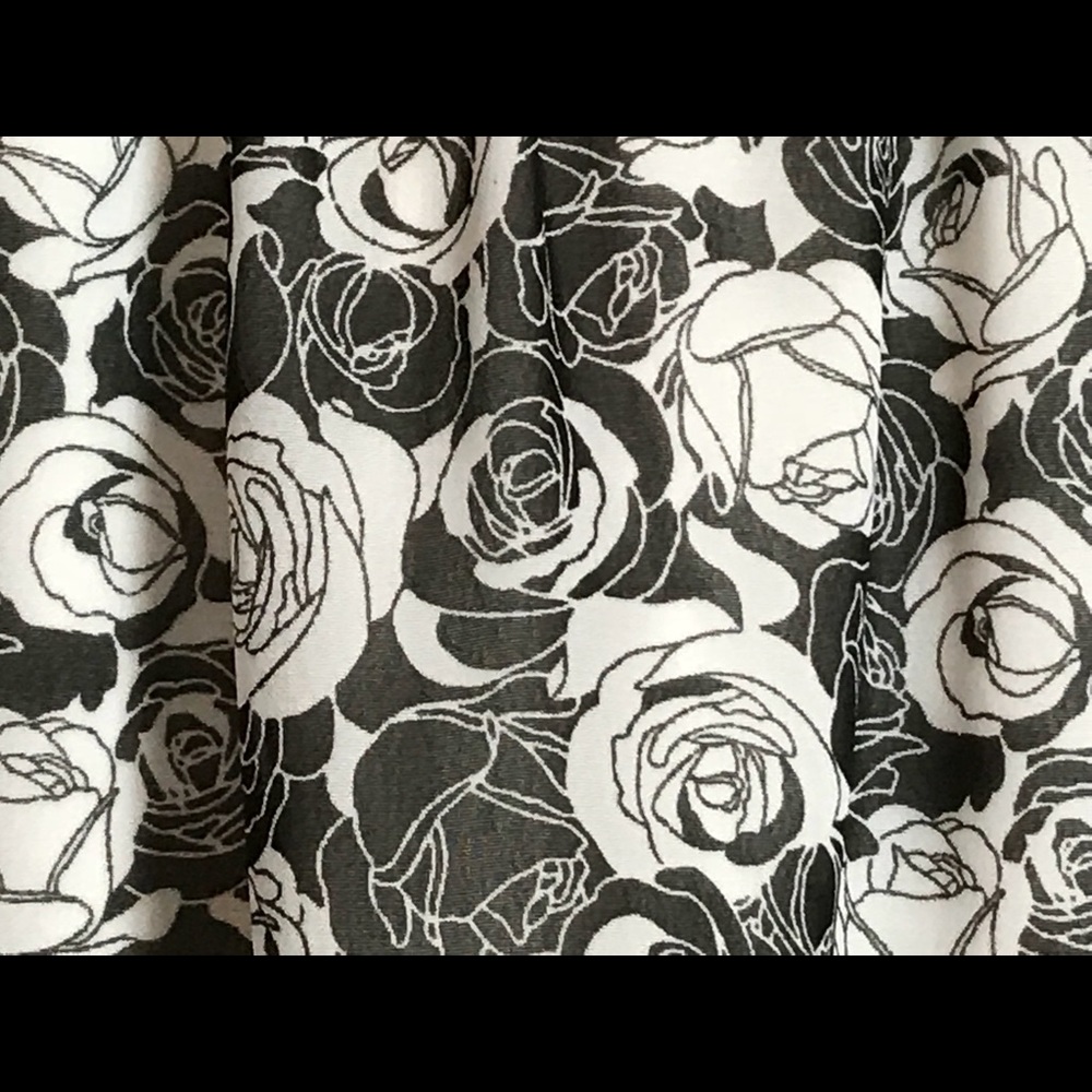 Lularoe rose 🌹 skirt!