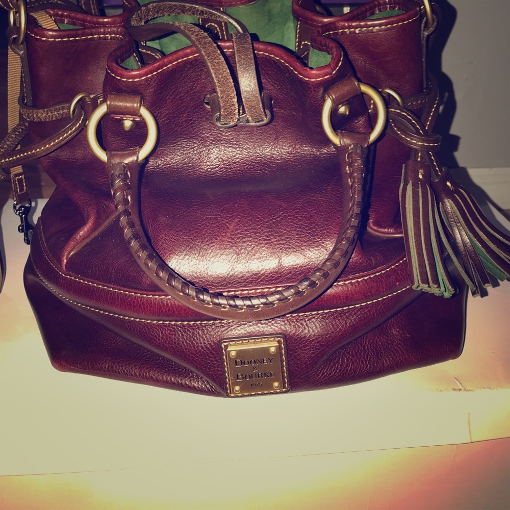Pre-Owned Dooney & Bourke Buckley Bag Crimson