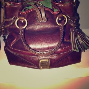 Pre-Owned Dooney & Bourke Buckley Bag Crimson