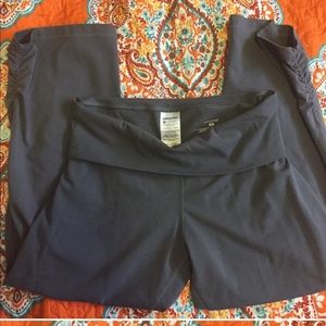 Patagonia Capri Grey Yoga/ Hiking Pants
