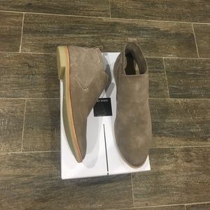 Brand new Dolce vita colt dark taupe Suede