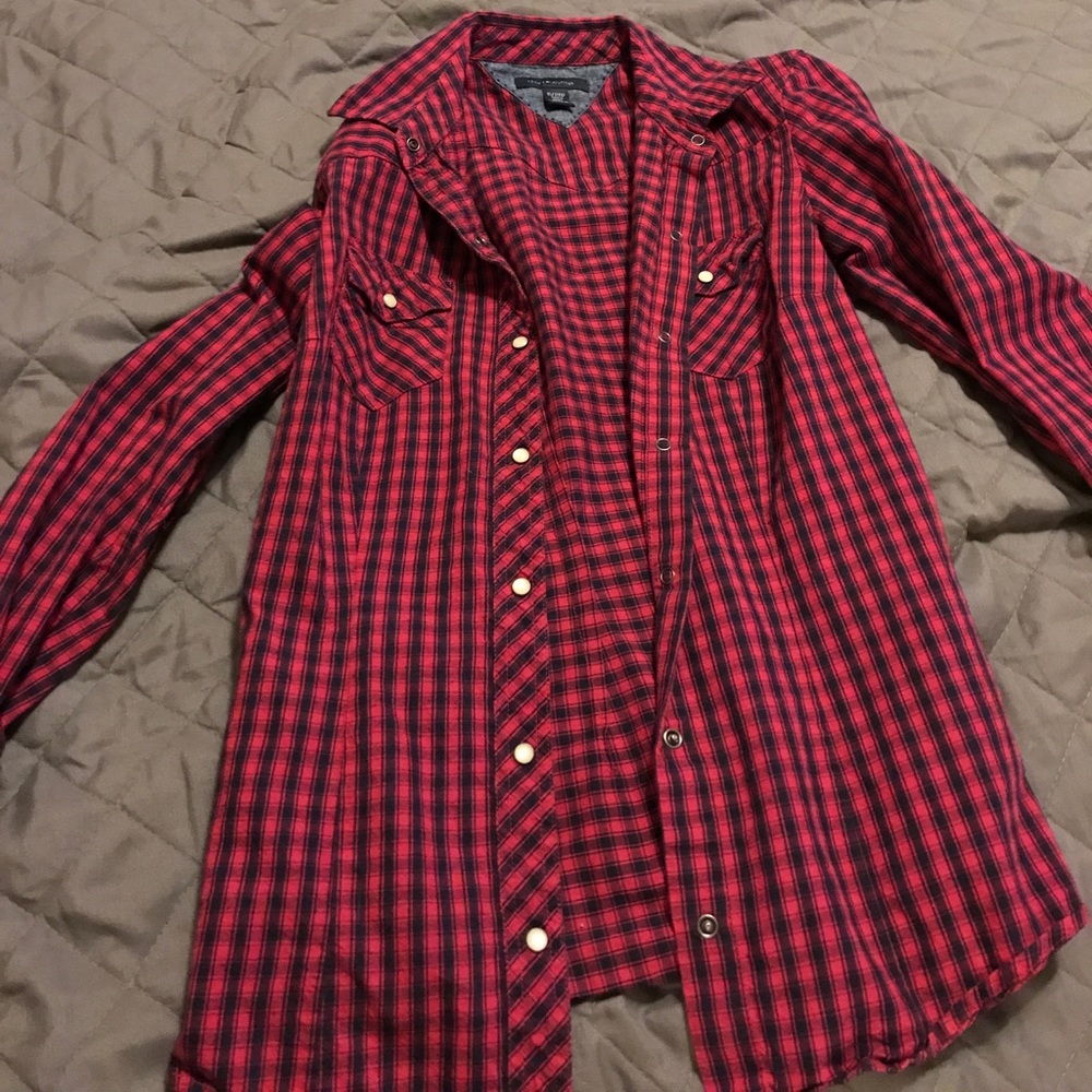 Tommy Hilfiger button up top