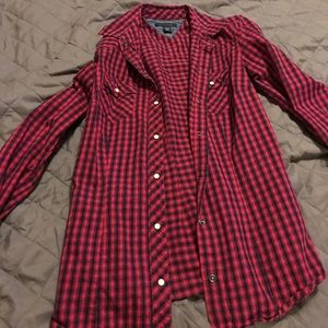 Tommy Hilfiger button up top