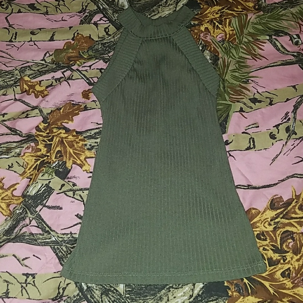 💗 xs army green shirt💗