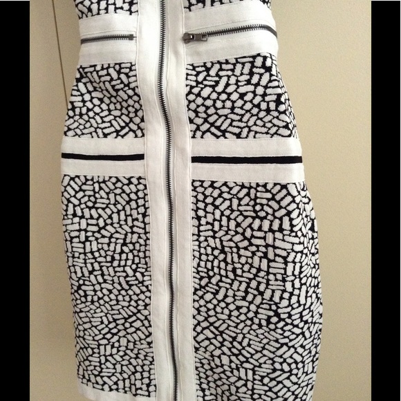 Black & White Triple-Zipper Sheath Dress - Picture 6 of 7