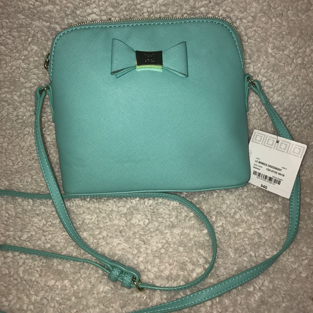 💝FINAL MARK DOWN💝 Liz Claiborne Crossbody - Picture 1 of 7