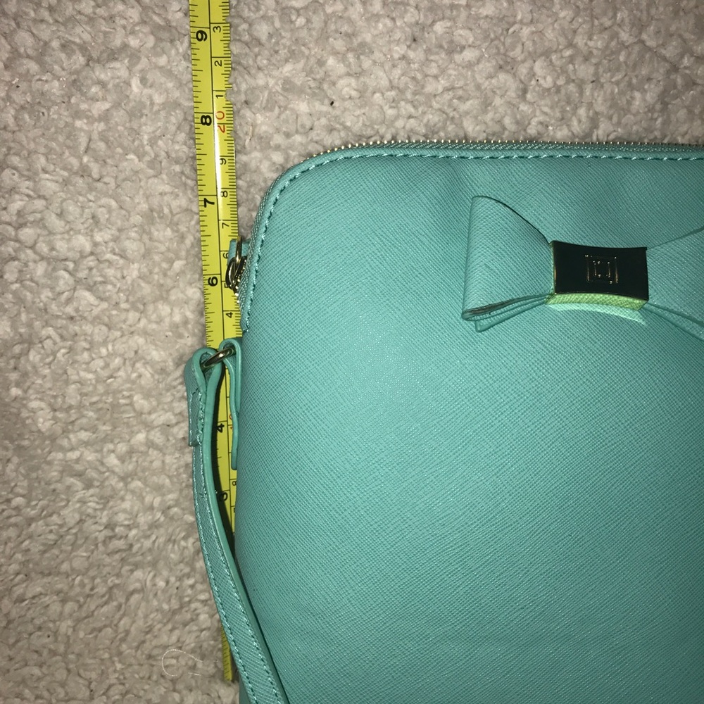 💝FINAL MARK DOWN💝 Liz Claiborne Crossbody - Picture 5 of 7