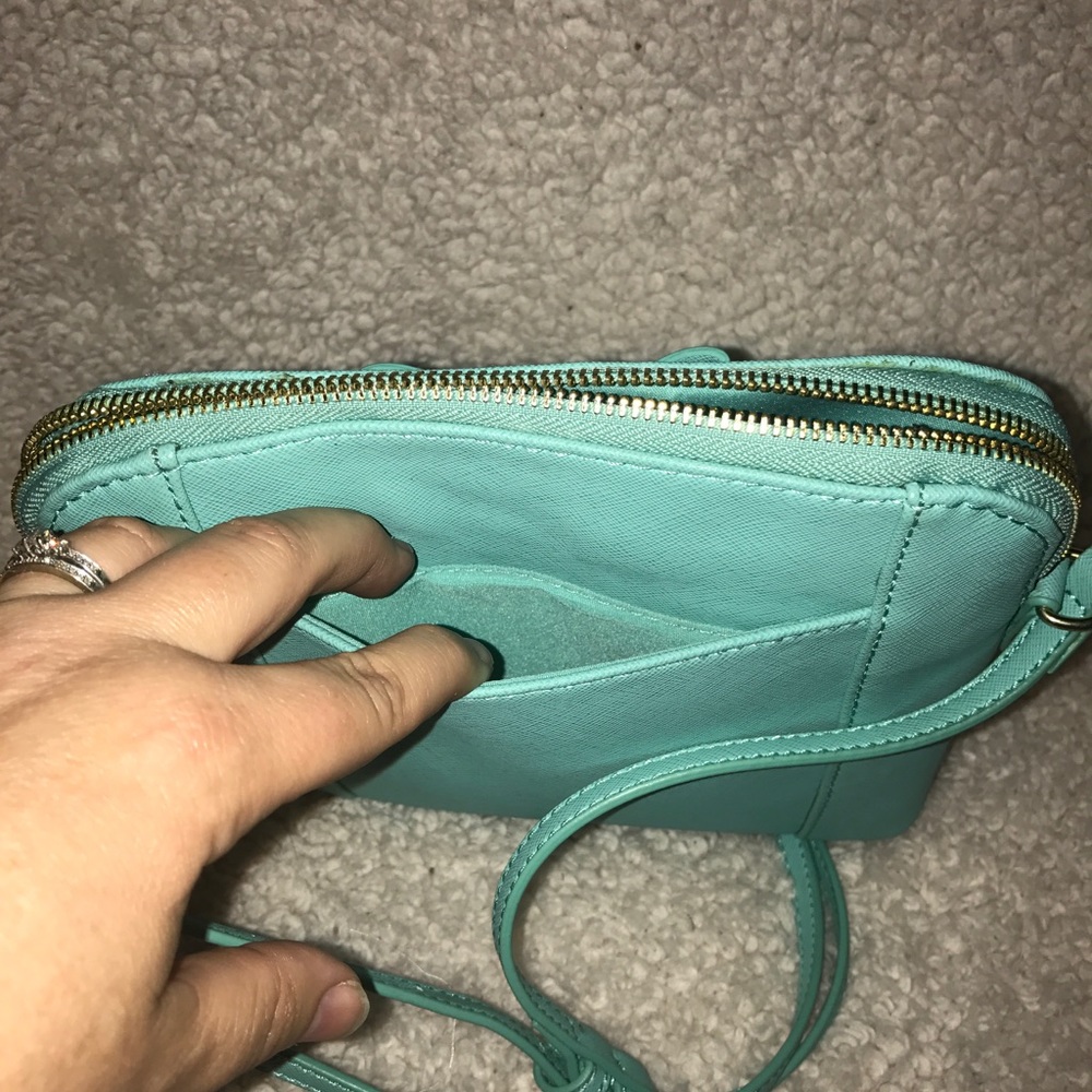 💝FINAL MARK DOWN💝 Liz Claiborne Crossbody - Picture 7 of 7