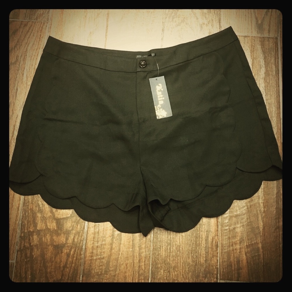 MAKE AN OFFER‼️Katia  PLUS SIZE Shorts Runs Small