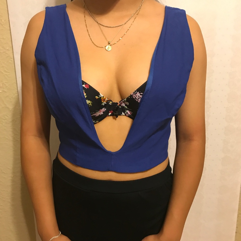 Deep V crop top