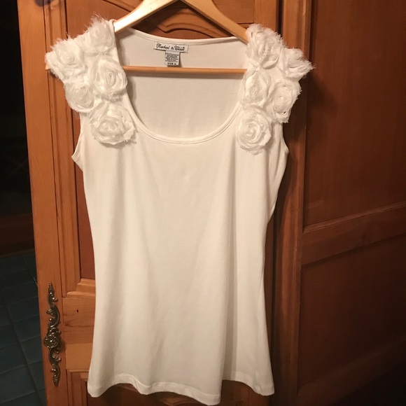 Racheal & Chloe White “Flower Shoulder”Slvless Top - Picture 1 of 4