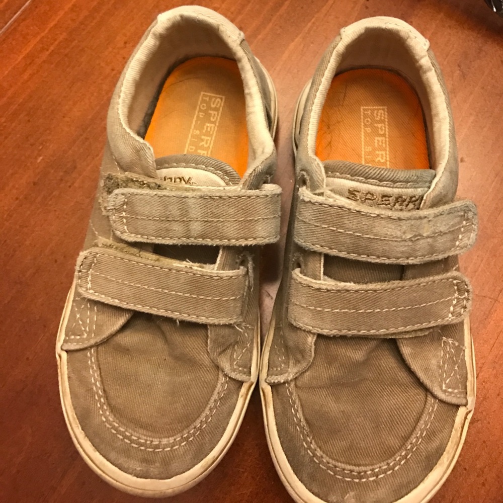 Boy casual sperrys 9.5 light tan