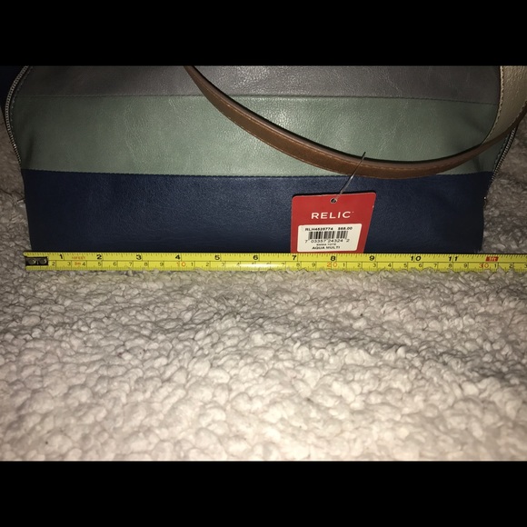 💝FINAL MARK DOWN💝 Expandable, Relic Purse - Picture 2 of 8