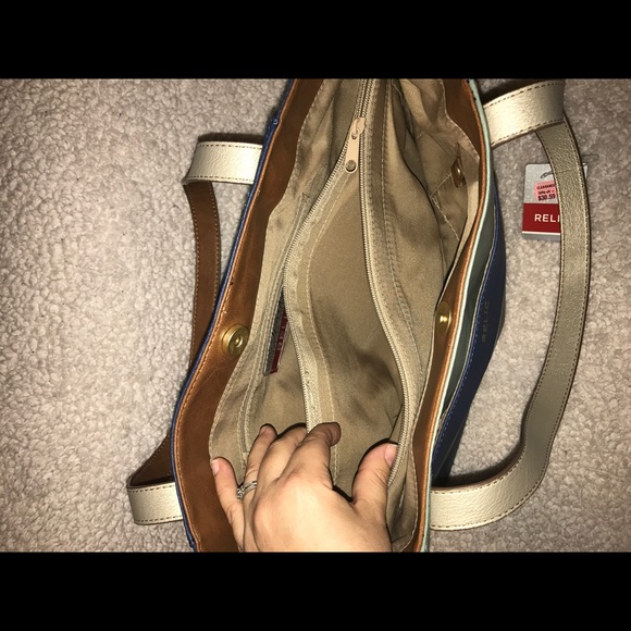 💝FINAL MARK DOWN💝 Expandable, Relic Purse - Picture 4 of 8