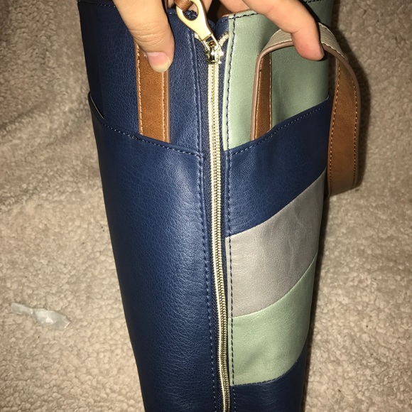 💝FINAL MARK DOWN💝 Expandable, Relic Purse - Picture 7 of 8