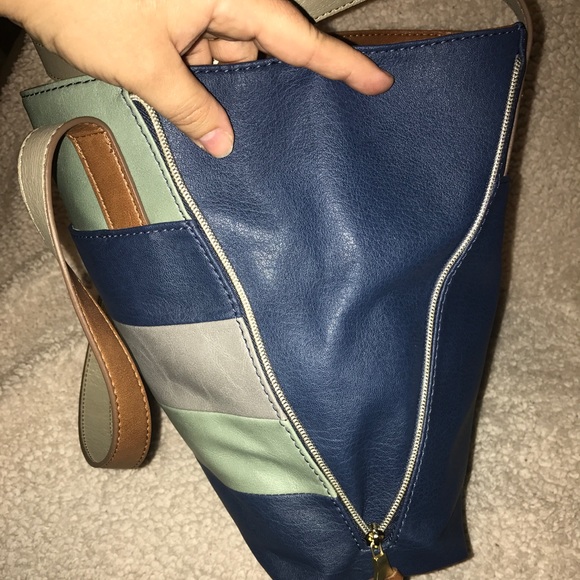 💝FINAL MARK DOWN💝 Expandable, Relic Purse - Picture 8 of 8