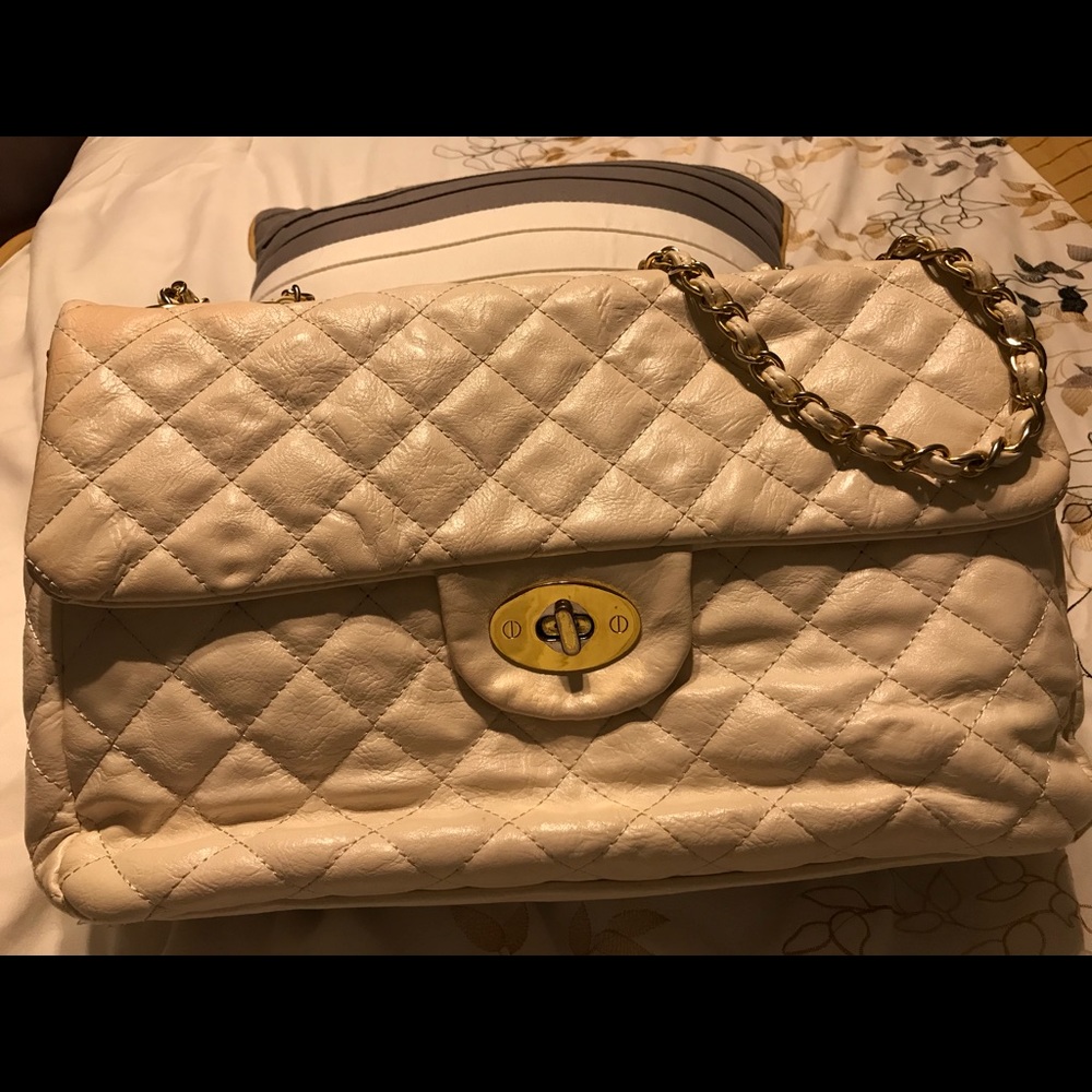 Beige purse