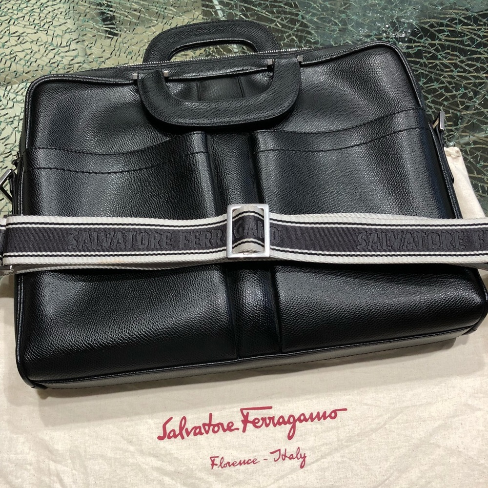 Ferragamo Mens Briefcase 2-pockets (Black Leather)