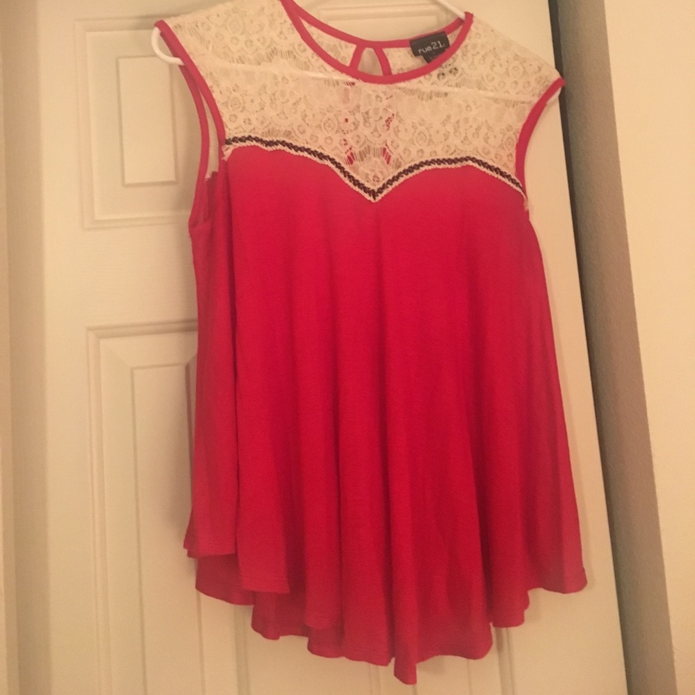 Nice red sleeveless shirt