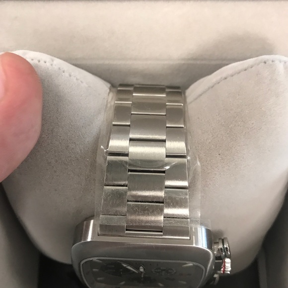 Brand new authentic gucci watch.  With tags main image 6