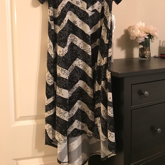 NWT Lularoe HTF Carly - Picture 3 of 3