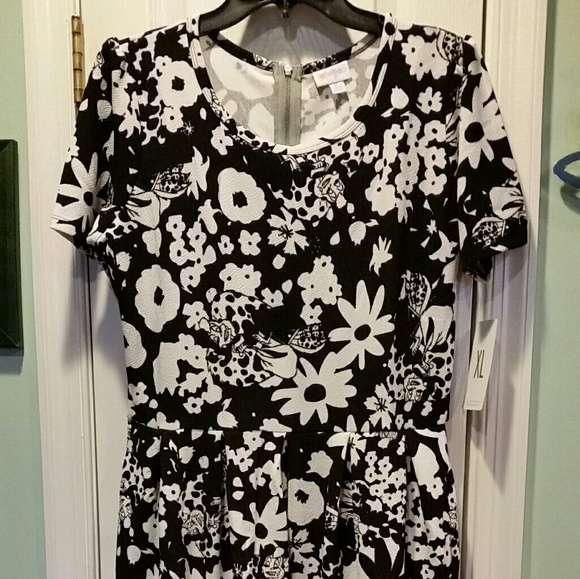 LULAROE DISNEY VILLAIN AMEILIA CRUELLA DE VILLE XL - Picture 2 of 3