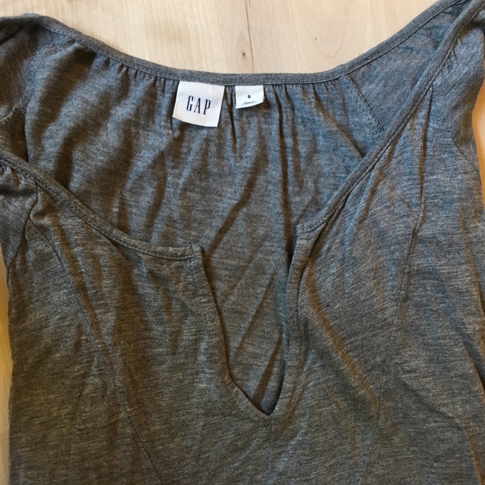 Gap - Long Sleeve Gray Top - Small - Picture 2 of 4