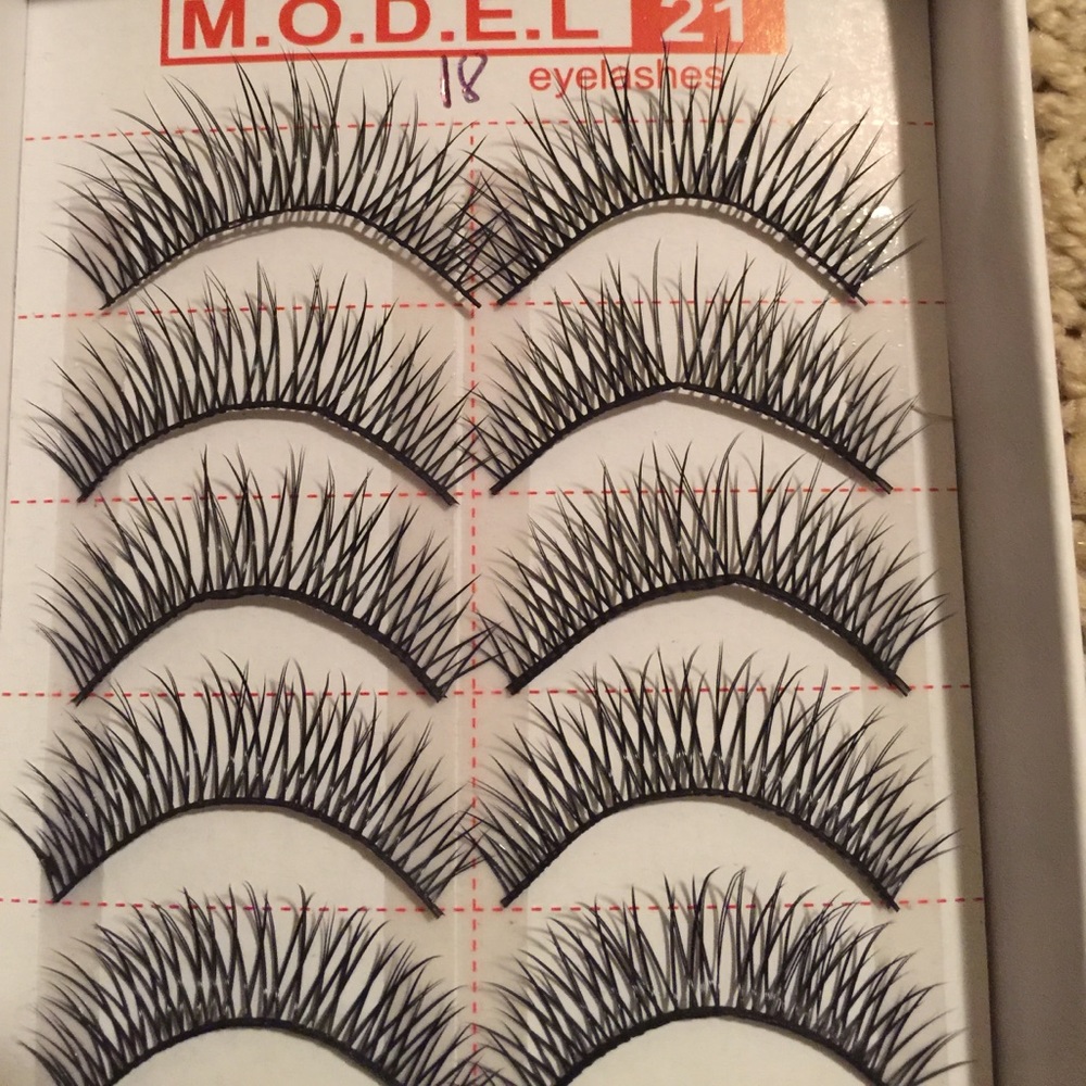 💥style 18 false lashes 6 boxes 💥