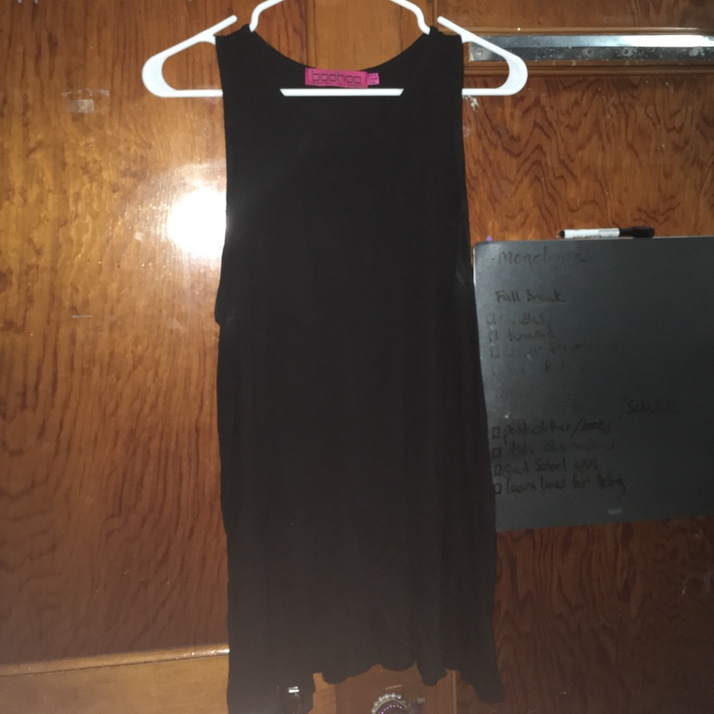 Black sleeveless tunic