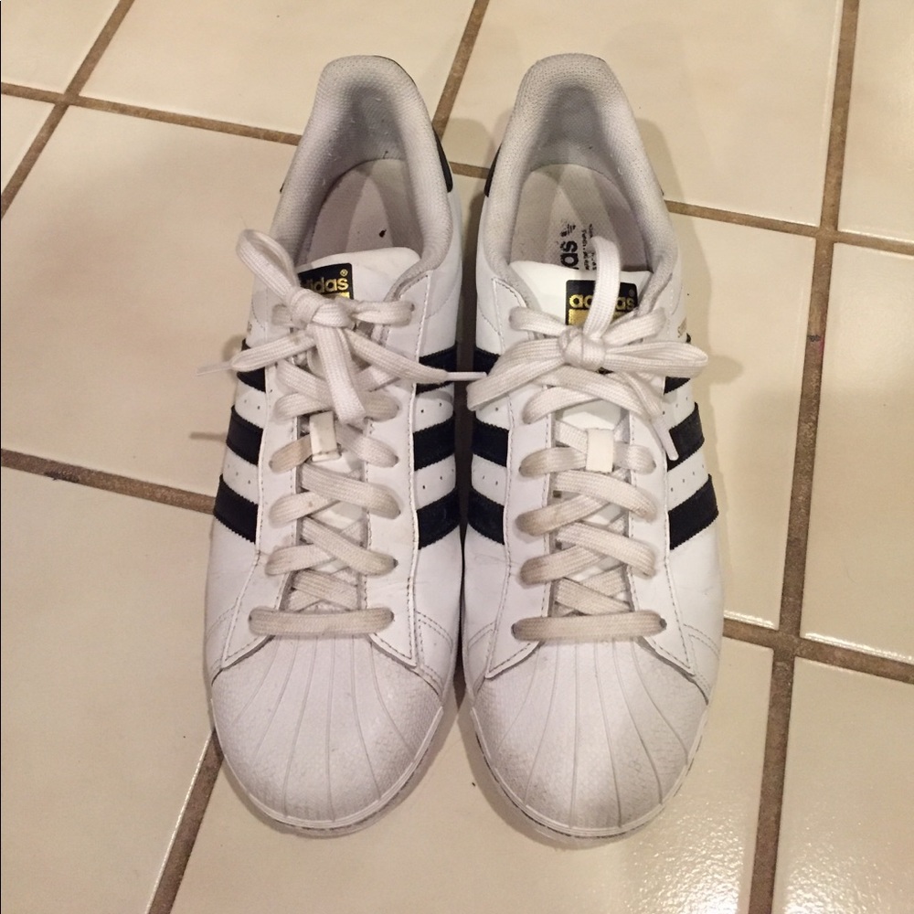 Adidas Men’s superstar Sz 11