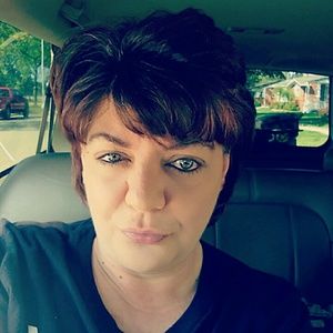 Meet your Posher, Dina