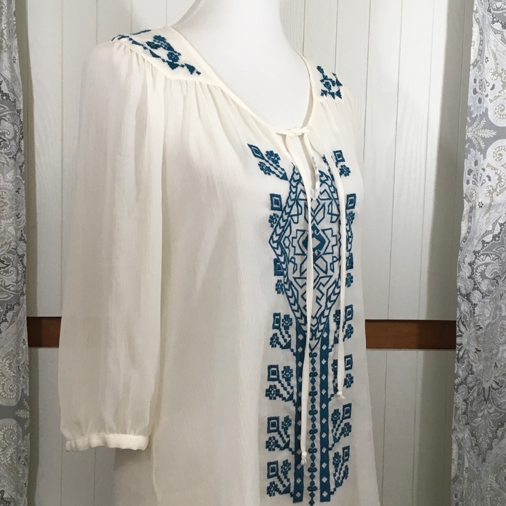 Embroidered top - Picture 2 of 6